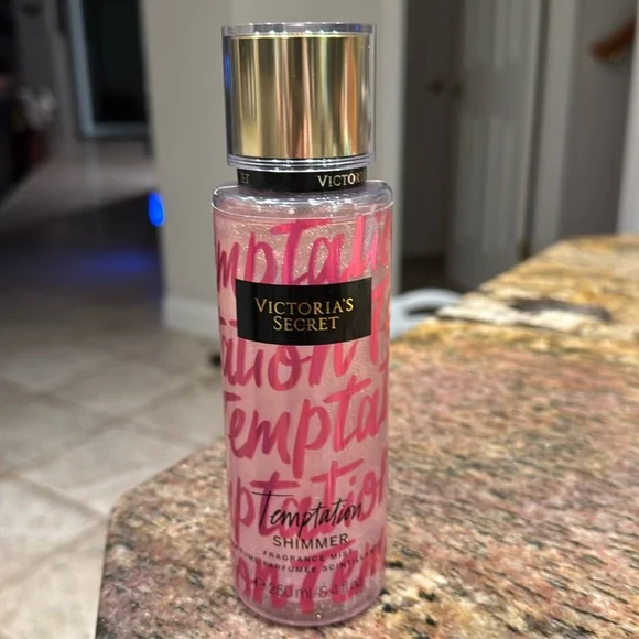 Victoria’s Secret Temptation Shimmer Fragrance Mist - Picture 1 of 4
